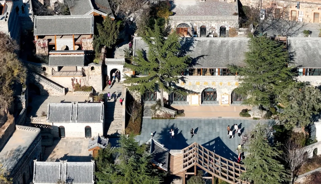 1713408704392.jpg 640.webp (2).jpg