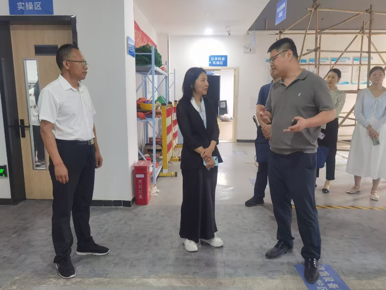            市政协副主席郝伟走访调研包保企业        